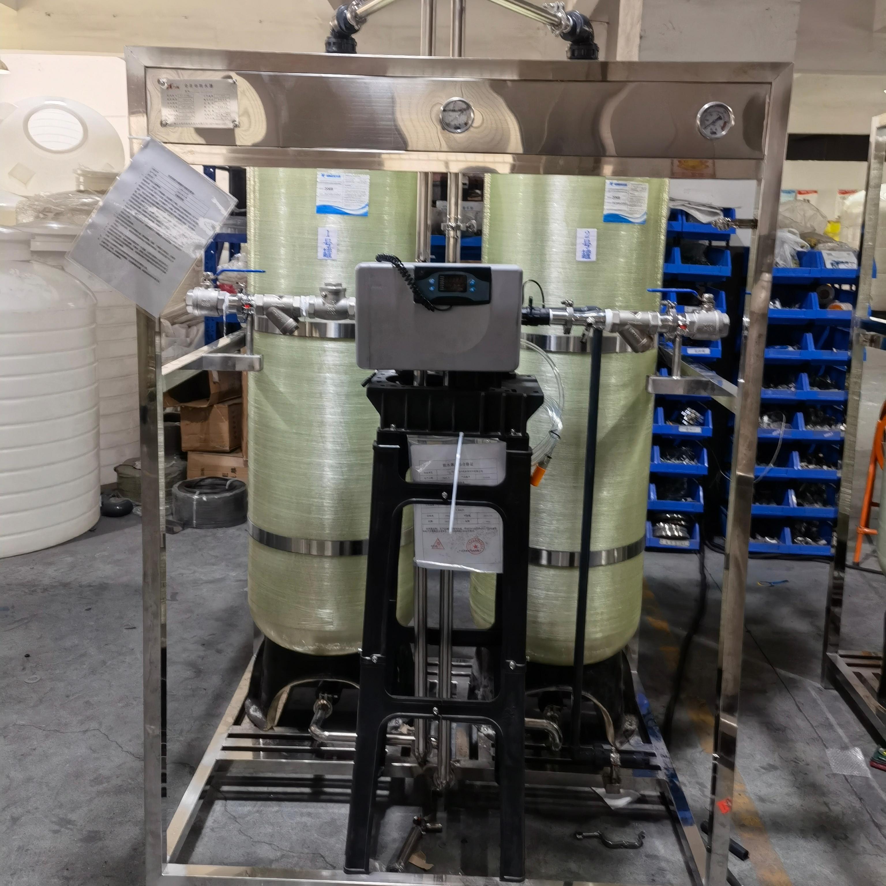 خزان مزدوج بصمام واحد سعة 5 طن، واحد للاستخدام والآخر للاستعداد خزان مزدوج بصمام واحد سعة 5 طن، واحد للاستخدام والآخر للاستعداد