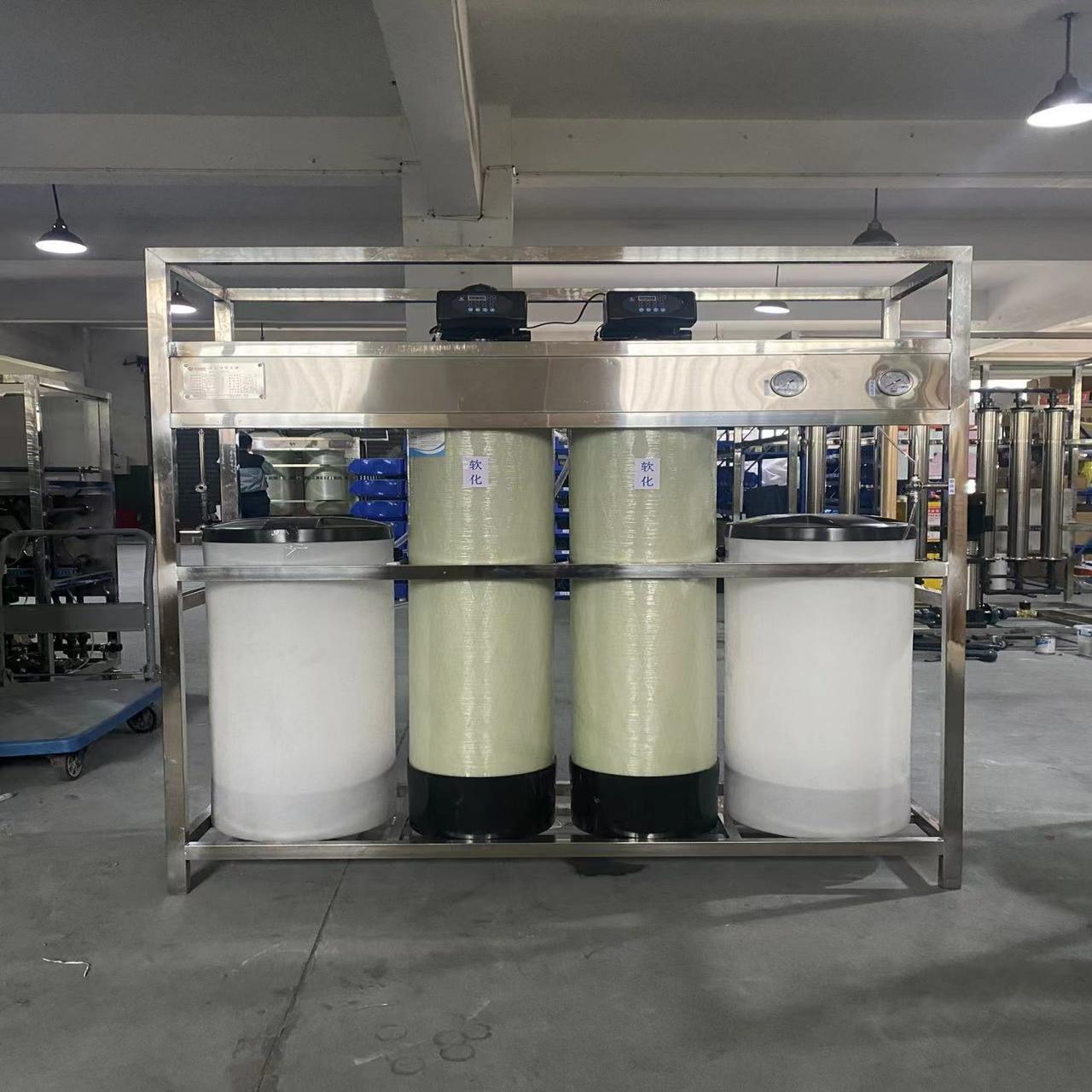 إمداد مستمر بالمياه بصمام مزدوج وخزان مزدوج سعة 2 طن